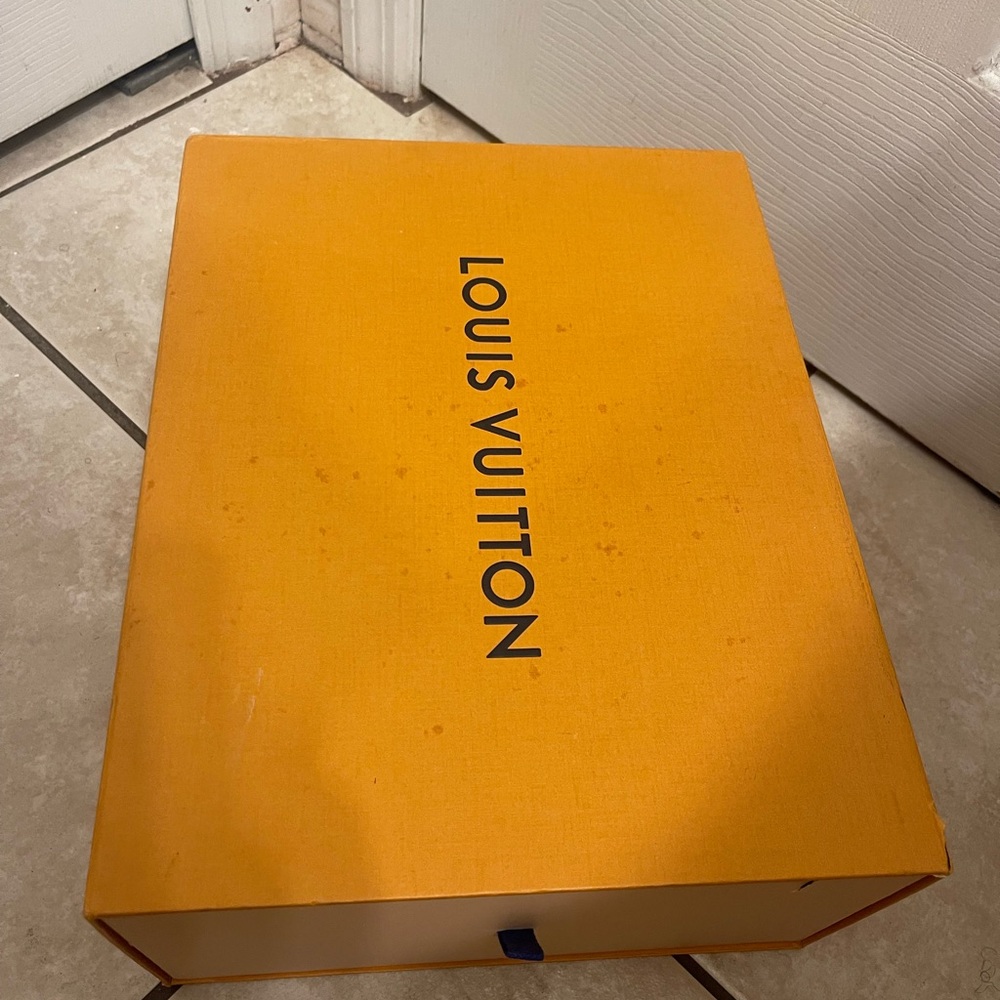 Louis Vuitton Drops Flat Half Boots - Picture 16 of 16